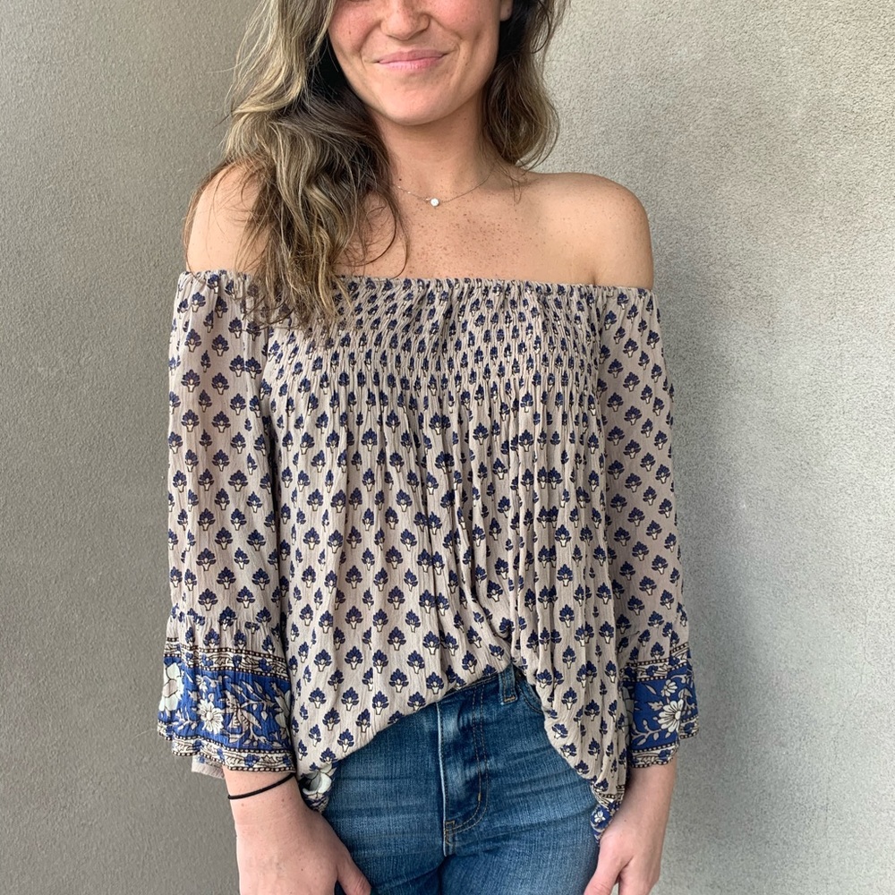 Floral print off the shoulder top | M